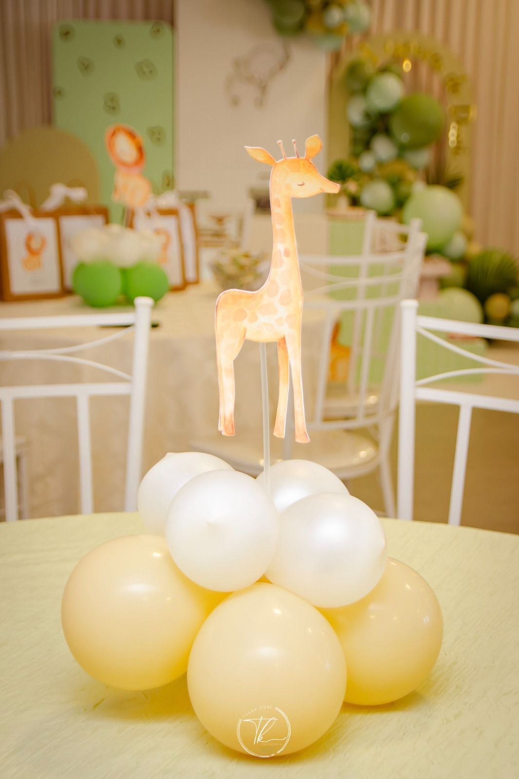 Festa infantil com decoração temática safári no salão Maria da Festa